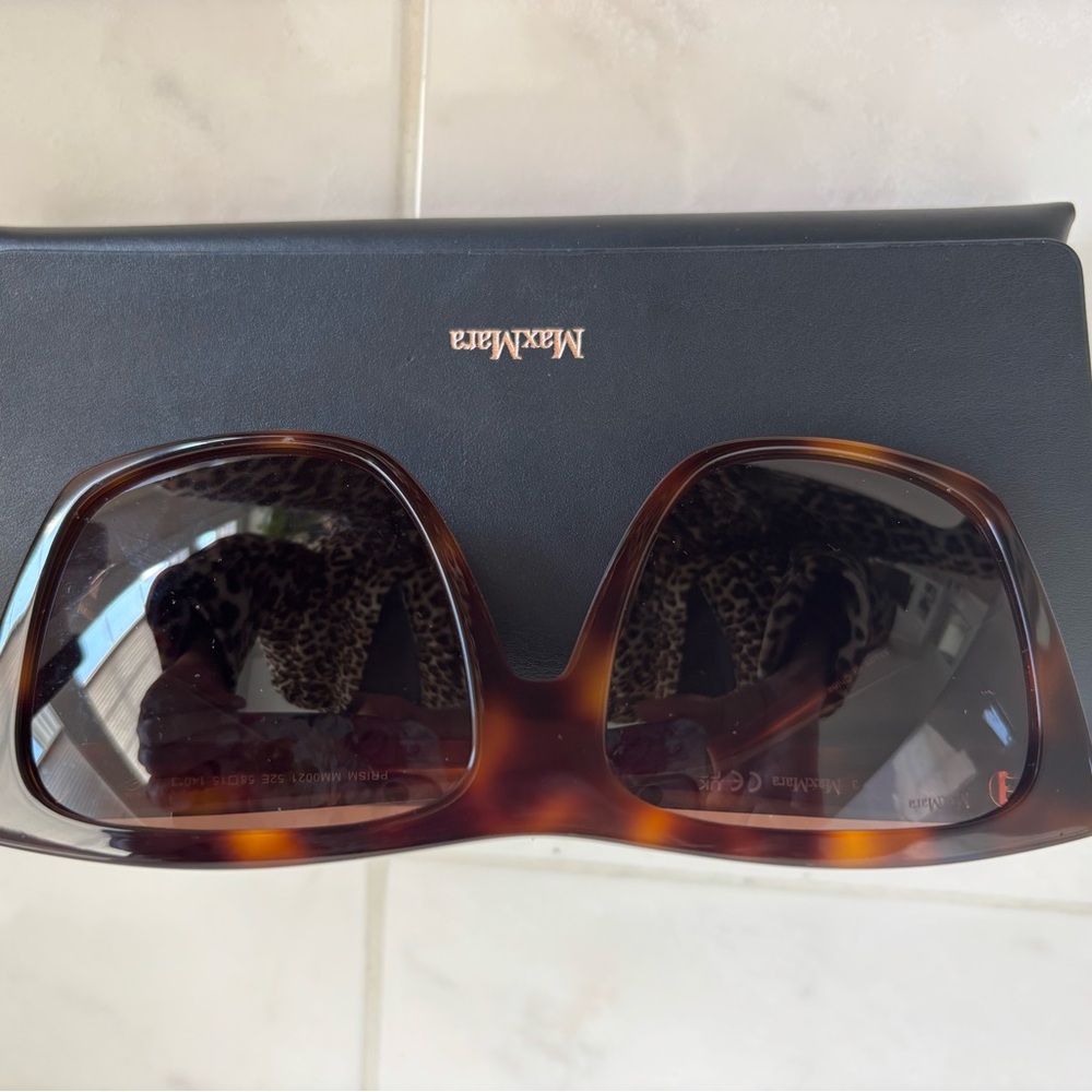 Max Mara Tortoise Shell Sunglasses - image 5